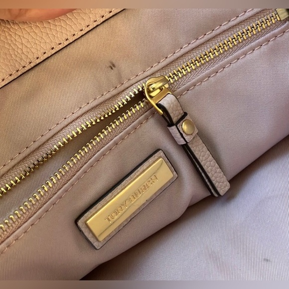 Tory Burch Everly pebble grain leather 2 Way tote bag in soft pastel pink color - Picture 12 of 12